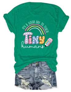 T-shirt à manches courtes vert décontracté pour femme avec motif enseignant et col rond.