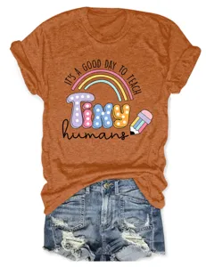 T-shirt décontracté pour femme orange avec impression graphique arc-en-ciel d'enseignant.