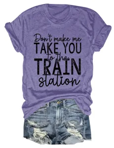 Damen lässiges violettes Kurzarm T-Shirt mit lustigem Spruch Grafikdruck für den Sommer Alltag.
