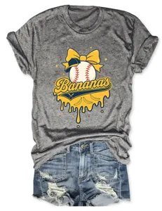 Graues Damen T-Shirt kurzarm mit sportlichem Baseball und Bananen Motiv im Sommer.