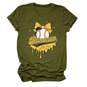 Nahaufnahme des olivgrünen kurzen Ärmels Damen T-Shirts mit lustigem Bananen Grafikdruck.
