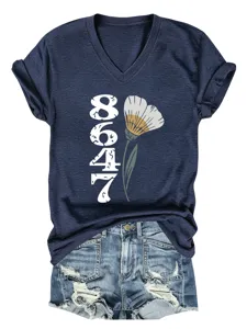 Lässiges Damen V-Ausschnitt Kurzarm T-Shirt mit 8647 Grafikdruck und stylischem Blumenmuster.