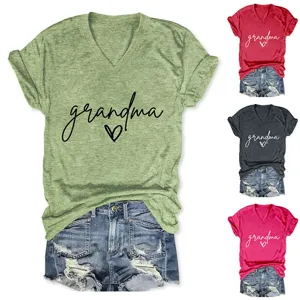 Casual V-Neck Kurzarm Damen T-Shirt mit Grandma Buchstaben und Herz Muster Design.