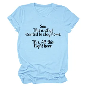 Lichtblauwe dames casual korte mouw t-shirt met grappige quote print detail weergave.