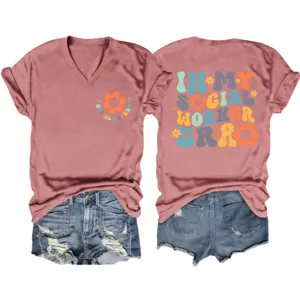 Casual dames V-hals korte mouw T-shirt met retro social worker grafische print.