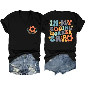 Zwart dames V-hals korte mouw t-shirt met social worker graphic retro casual top.