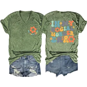 Vintage gewassen groene dames v-hals t-shirt met korte mouwen en denim korte broek.