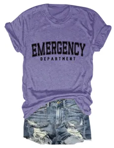Casual Damen Kurzarm T-Shirt mit Grafikdruck, kombiniert mit Jeansshorts für den Alltag.