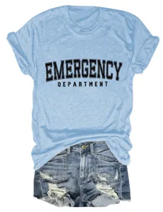 Detailansicht des lässigen hellblauen Damen Kurzarm T-Shirts mit Emergency Department Druck.