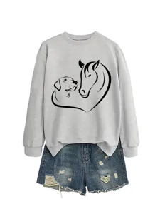 Felpa grigia casual da donna a maniche lunghe con stampa cuore cane cavallo e pantaloncini.