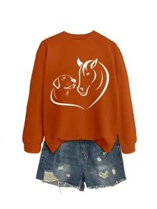 Felpa arancione a maniche lunghe con simpatica stampa grafica di cane e cavallo, casual.