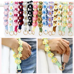 Handmade Woven Daisy Phone Lanyard Wrist Strap Core-Spun Rope Flower Keychain For Women Girls Mobile Phone Charm Accessories