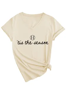 Lässiges beigefarbenes Damen V-Ausschnitt Kurzarmshirt mit Baseball und Saison-Druck.