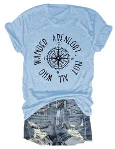 Lässiges hellblaues Damen Kurzarm T-Shirt mit vintage Kompass Grafik Print Oberteil.