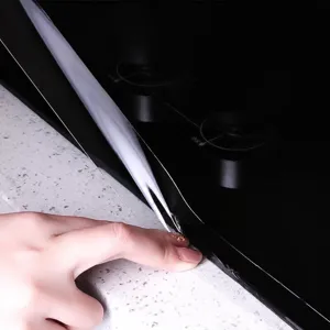 Transparante waterdichte anti-schimmel tape voor gootsteen in de keuken en aanrechtblad.