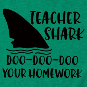 Groene leraar haai grafisch t-shirt stof detail opname met grappige slogan print.