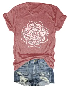 Casual vintage women's short sleeve T-shirt with thankful floral print and round neck style.