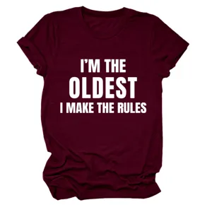 Dames casual bordeauxrode t-shirt met korte mouwen en grappige letterprint, perfect voor dagelijks.