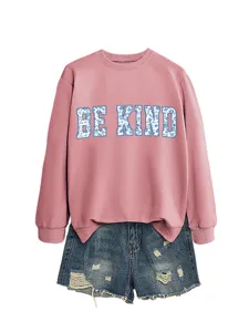 Felpa rosa casual da donna con stampa di lettere floreali blu per autunno stile moda.