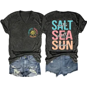 Maglietta casual da donna con scollo a V e stampa grafica estiva da spiaggia con pantaloncini.