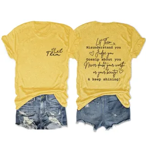 Casual γυναικείο κίτρινο κοντομάνικο t-shirt με στρογγυλή λαιμόκοψη, στάμπα και τζιν σορτς.