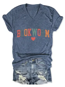Casual dames V-hals t-shirt met korte mouwen en een leuke boekwurm grafische print.
