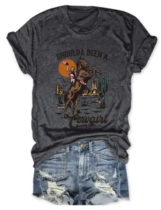 Maglietta a maniche corte grafica stile vintage con stampa cowgirl cool per donna casual.