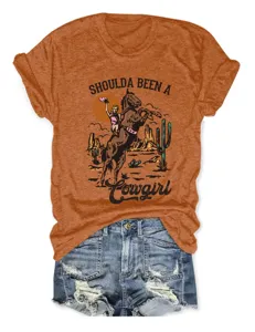 T-shirt grafica a maniche corte stile western con stampa cowgirl retro per abbigliamento donna.