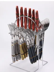 Set di posate in acciaio inossidabile con manici colorati e supporto per cucina