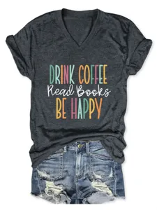 Bequemes dunkelgraues V-Ausschnitt Kurzarm-T-Shirt mit inspirierenden Buchstaben Details.
