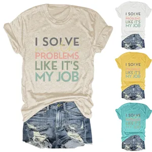 Gedetailleerd overzicht van dames t-shirt met korte mouwen en leuke wiskunde opdruk.