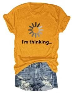 T-shirt femme manches courtes décontracté avec imprimé amusant assorti au short en jean.