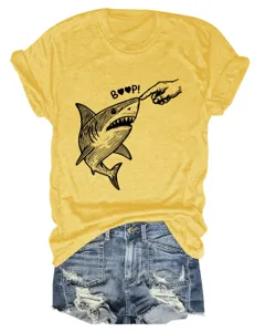 Lässiges lustiges Haifisch Boop Grafik Print gelbes Kurzarm T-Shirt mit Jeansshorts