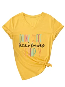 Damen V-Ausschnitt Kurzarm Gelbes T-Shirt mit Buchstaben Druck Knoten Saum Detail Top
