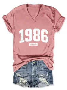 T-shirt donna casual manica corta scollo V con stampa Vintage 1986 vista dettaglio.
