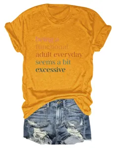 Γυναικείο casual t-shirt με στρογγυλή λαιμόκοψη και κοντό μανίκι με αστείο τυπωμένο μήνυμα.