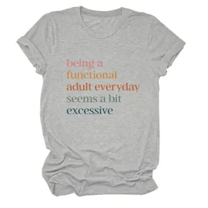 Casual άνετο γυναικείο γκρι T-shirt με κοντό μανίκι και αστείο τύπωμα για καθημερινή χρήση.
