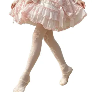 Estilo dulce japonés medias blancas transparentes de encaje floral con falda rosa.