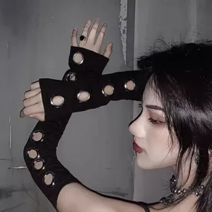 Manchettes Gotique Punk Pour Femmes Gants Sans Doigts Tricotés Noirs Avec Œillets Métalliques Chauffe-Bras Mode Streetwear