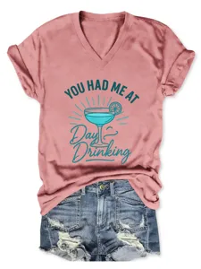 Casual dames V-hals korte mouw T-shirt met grappige cocktail grafische print voor dagelijks gebruik.