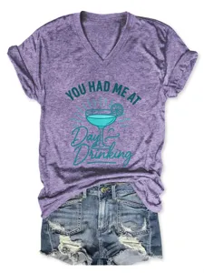 Casual dames V-hals korte mouw grafisch t-shirt met grappige cocktail print voor zomer.