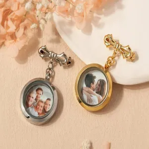 Customizable photo locket brooch set, vintage round pendant pin for memorable gifts.