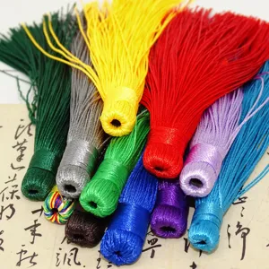 Nappe in tessuto colorato per la creazione di gioielli fai-da-te, ciondoli per borse.