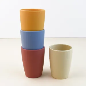 Silicone training cup set for babies, food grade drop proof children drinking water cups.