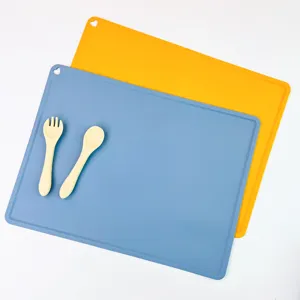 Silicone waterproof placemat non-slip heat-insulating table mat for kids daily dining.
