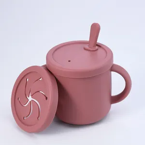 Tazza di apprendimento per bambini e tazza snack in silicone con due coperchi vista principale