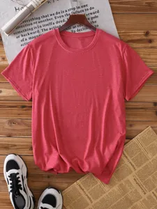 Detailed view of the classic solid color short sleeve t-shirt for daily casual wear.