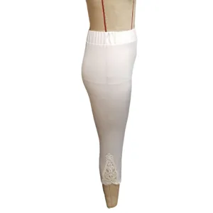 Damen High Waist einfarbige kurze Leggings mit zarter Spitzenbesatz Patchwork Design.