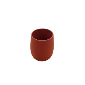 Food grade silicone training cup for toddlers, anti drop children water cup main view.
