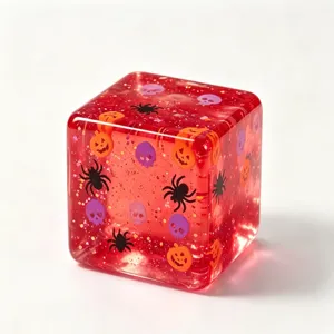 Κόκκινο κυβικό παιχνίδι squishy Halloween με γκλίτερ, αράχνη, κολοκύθα και κρανίο.